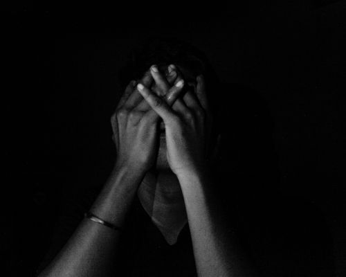 You are currently viewing Kronik Depresyon: Tanı, Belirtiler, Tedavi ve Yaşamla Başa Çıkma